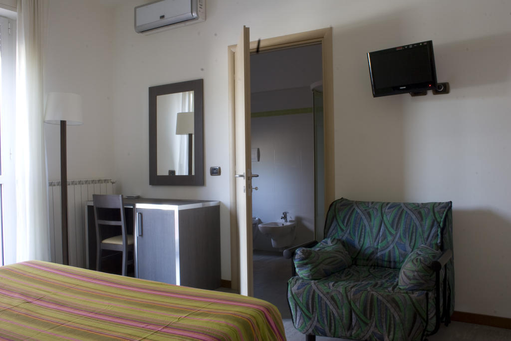Hotel Renato Sesto San Giovanni Habitación foto