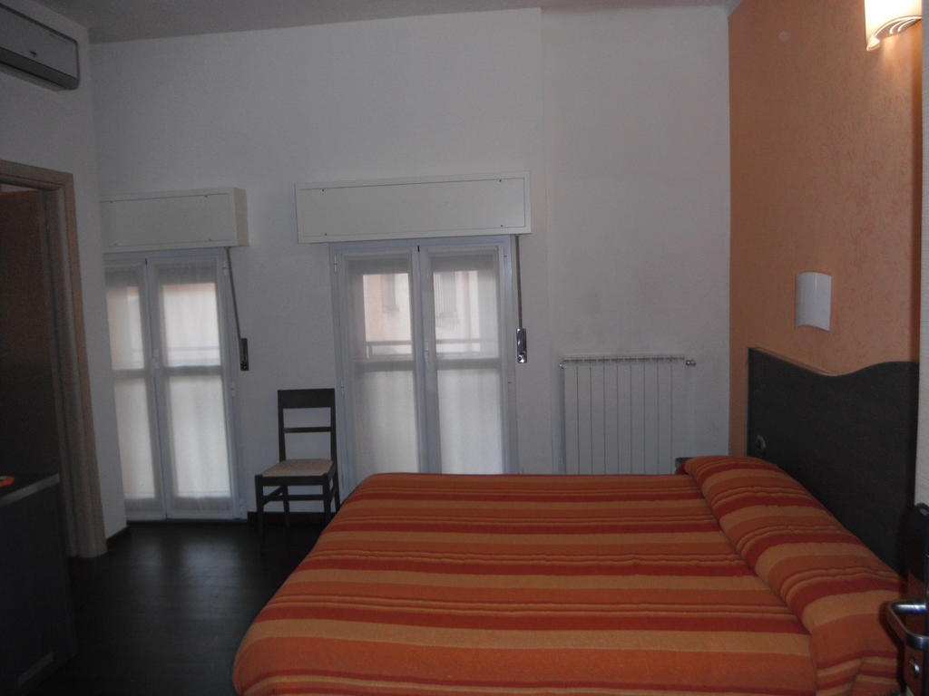 Hotel Renato Sesto San Giovanni Habitación foto
