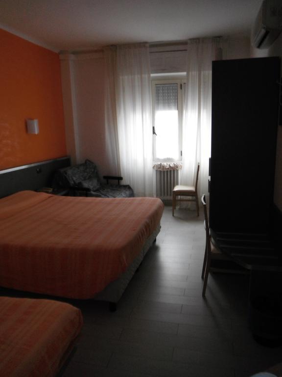 Hotel Renato Sesto San Giovanni Exterior foto