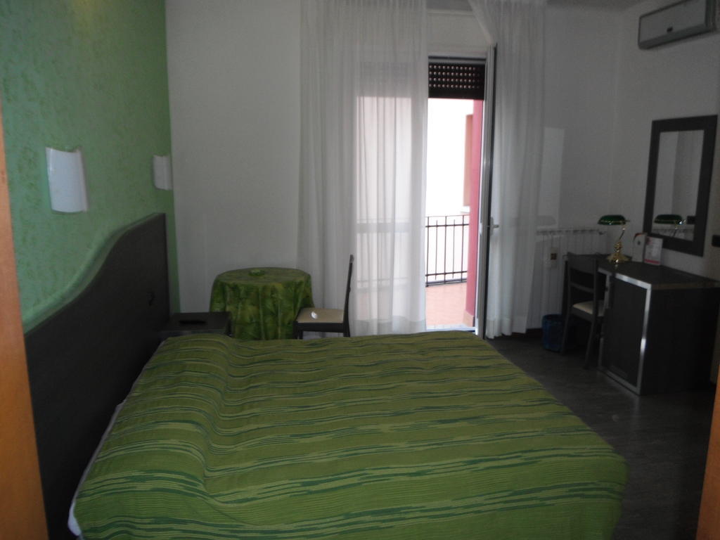 Hotel Renato Sesto San Giovanni Exterior foto