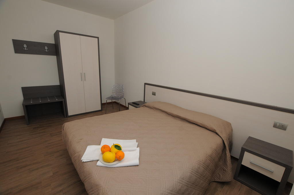 Hotel Renato Sesto San Giovanni Habitación foto